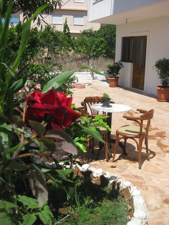 Achilles Apartments Sarande Room photo