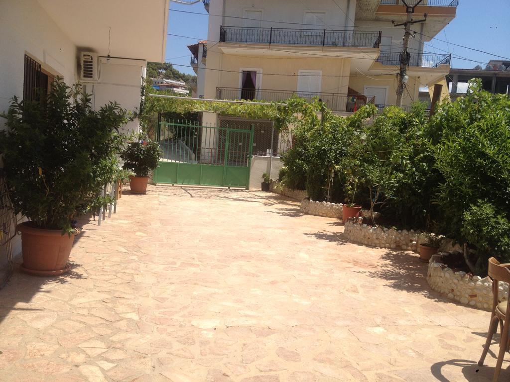 Achilles Apartments Sarande Exterior photo