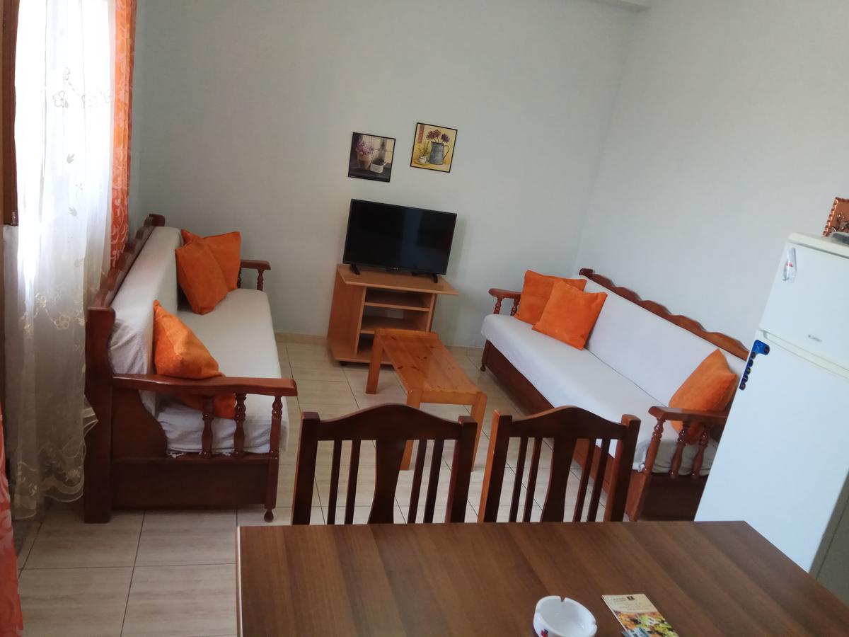 Achilles Apartments Sarande Exterior photo
